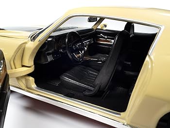 オートワールド 1/18 1972カマロ クリームイエロー/ブラックストライプ Amazon.co.jp: American Muscle 1972 シボレー カマロ Z/28 RS 1